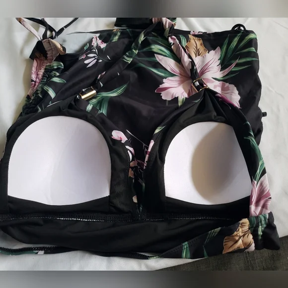 Floral Halter Tankini Top Swimsuit - Picture 3 of 7